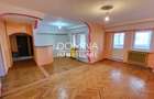 Vânzare apartament cu 3 camere, ULTRACENTRAL, 99 mp, strada Victoriei pietonal - 2