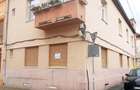 0745-235102. De vanzare apartament la casa str.Ghe.Baritiu, pret 130.000 euro.