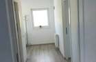 Ofer spre inchiriere un apartament luminos ?i spa?ios, cu o suprafa?a de 50 mp, situat pe strada Tau - 3