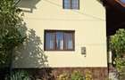 Vand casa tip duplex cu anexa si teren