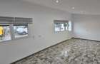 Spatiu comercial de inchiriat in Ovidiu semicentral cu curte