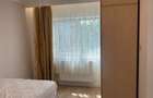 Inchiriere 3 camere, cu loc de parcare, totul nou
