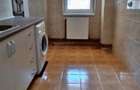 De inchiriat Apartament 3 camere situat in zona Centru. - 2