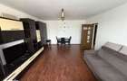 Inchiriez apartament 2 camere Decomandat zona centrala - 2