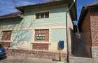Vand casa Com Pietroasa-Bihor, sosea , central ter 2500 mp, dublu front, utilit.,gaz