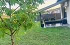 Casa individuala complet mobilata in Crevedia, langa lac - 13