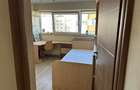 Apartament cu 3 camere semidecomandat în Obor