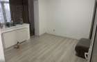 Inchiriez apartament cu 2 camere, situat pe strada principala, vizavi de Spitalul Militar.