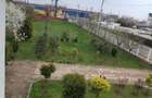 Inchiriez parterul unei locuinte cu 5 camere, 2 bai, bucatarie si 2 holuri. Intrare separata cu toate utilitatile. - 3