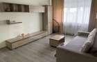 Inchiriere apartament decomandat cu 2 camere, 2 balcoane si parcare in