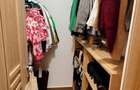 VAND APARTAMENT 2 CAMERE ; Locatie: Targu Jiu, Str. Margaritarului, Bl. 1E (aproape de Mall, liceu si magazine) ; Pret: 68.000 (Usor negociabil)