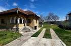 Casa de renovat+teren 1000mp in Arcani(sat Campofeni) - 2