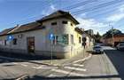 Vand casa cu 3 camere si 2 bai in zona centrala zona Casa de Pensii
