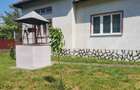Două case, 160 mp, garaj, 1.370 mp de teren, zona Lesnic