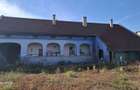 Casă 4 camere cu arhitectură istorică și farmec aparte in Nadlac