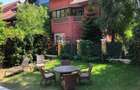 Vilă cu 3 dormitoare, grădină privată și acces la piscină