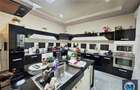 Vila cu 8 camere de vanzare, zona Nord, 554.44 mp #10811 - 9