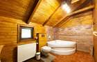 Ansamblu 3 cabane Cheile Rasnoavei 5000 mp