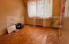 Apartament cu 3 camere, ultracentral, semidecomandat - 2
