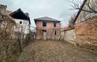 Casa la ro?u cu 7 camere, 2 bai, 1 bucatarie. - 9