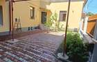 Casa 5 camere, 3 bai,2 bucatarii, 200 mp utili, 370 mp teren
