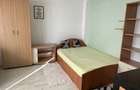 Inchiriez apartament cu 3 camere decomandate in zona Semicentrala