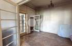 De vanzare apartament 3camere - str. Plantelor - central