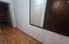 Apartament cu o camera decomandat vecin Complex studentesc etaj 1- cu centrala gaz