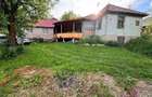 Casa de vanzare la tara , judetul Bacau, satul Bolovanis, plus anexa si sura. Suprafata teren 2000mp. - 6