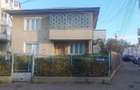 Vand schimb cu terenuri si apartamente