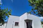 Casa si teren de vanzare - 2