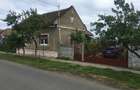 Casă cu 2 camere cu Teren 5000 Mp în Sanislău