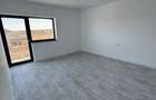 Apartament cu 4 camere decomandat în Bascov - 2