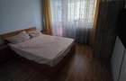 Vand apartament decomandat cu doua balcoane, mobilat 3 camere