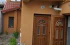 Vand 3 studiouri, 4 camere cu bai proprii ?i bucatarie comuna, toate situate in aceea?i cladire - 2