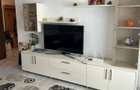 Inchiriez apartament 3 camere zona linistita sector 5 - 2