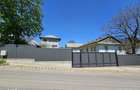 Casa cu 3 camere ?i teren de 2500 mp - 5