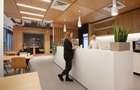 Birouri ce pot fi personalizate pentru 15 persoane in Spaces Expo - 4