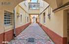Piata Sfatului, 41 mp., ideal regim hotelier, de amenajat la interior