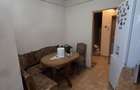 Vand apartament cu 3 camere zona Biserica Catolica