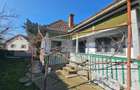 Casa din caramida, 4 camere, ?ura ?i curte mare S - 13