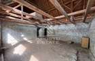 Casa batraneasca + Constructie la rosu, in sat Pesac, judetul Timis - 14
