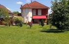 Casa spatioasa de vanzare in Chisineu-Cris zona linistita - 3