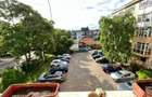Proprietar vand apartament in Ploiesti, ultracentral, decomandat, 4 camere, parcare si boxa subsol, et 2 din 4 - 2