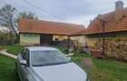 Casa . 4 camere 2550 mp , Stupini