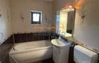 OPORTUNITATE | Apartament spatios cu 4 camere, boxa si - 8