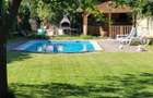Casa P+M 5 camere,piscina, str Vrancei Baia Mare teren 1100 mp sau schimb cu apartament + diferenta