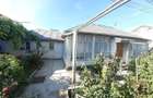 Casa cu potential comercial