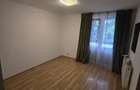 Vand apartament 3 camere, semidecomandat, str. Liviu Rebreanu