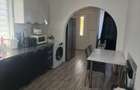 Inchiriez casa, parter+ etaj - 1